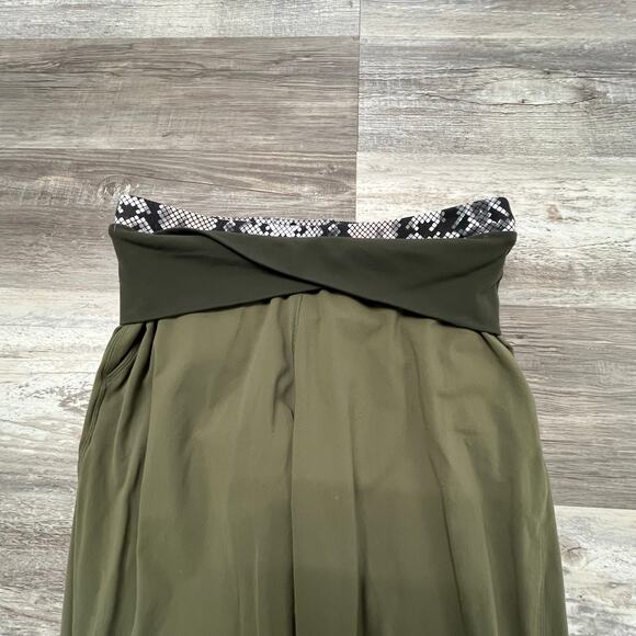 Lululemon Sunset Salutation Green Womens 10 Snakeskin Foldover Leggings - Picture 8 of 12